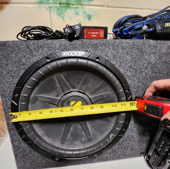 12Inch Kicker Subwoofer, Amp, box - Picture 5 of 8